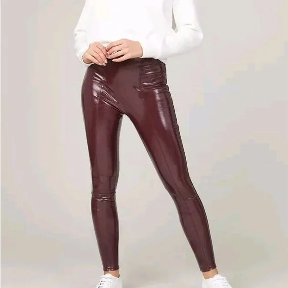 🍷 Spanx Faux Leather Burgundy Leggings Jeggings Women’s Size Medium - Picture 1 of 7